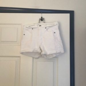 American Eagle white shorts